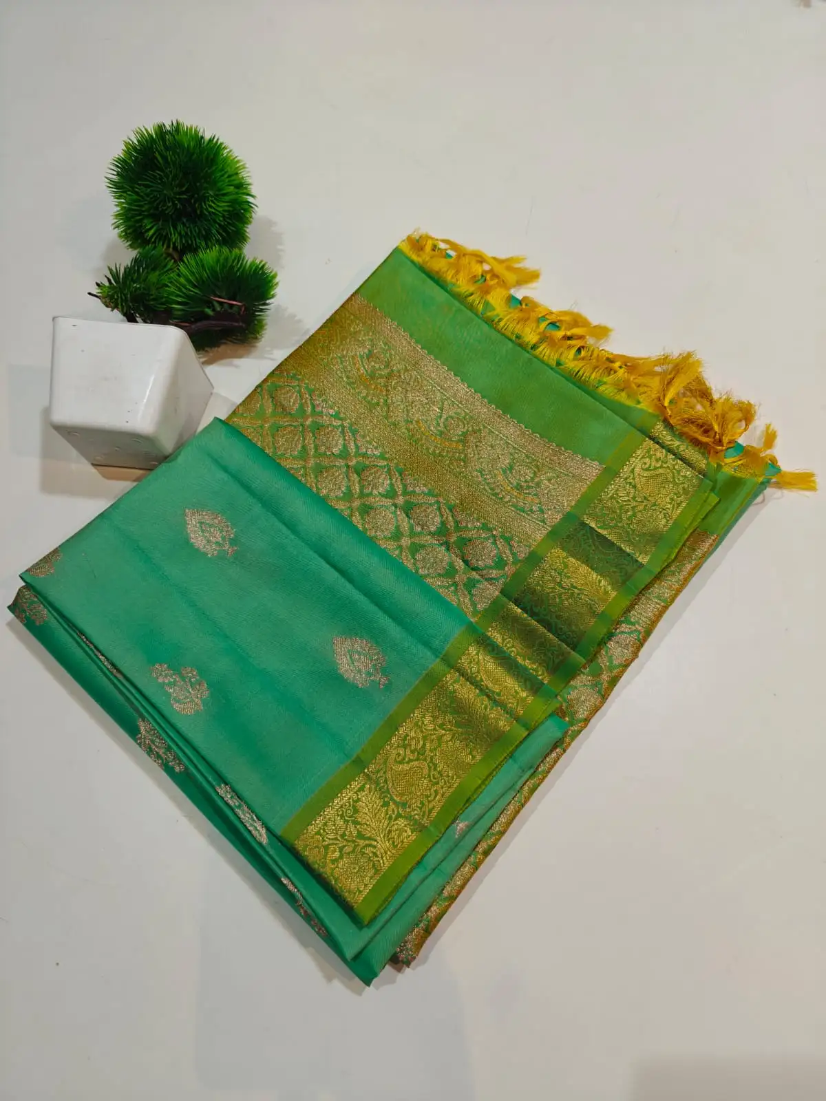 Teal Green Paisley Zari Kanchipuram Soft Silk Saree